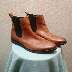 Banana Republic Cognac Chelsea Boots. M 9.5. STUNNING! Heel Protect. Xblundstone